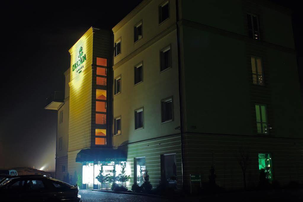 L'Ascada Hotel Śrem Exterior foto