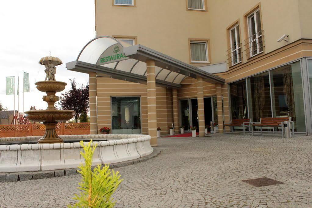 L'Ascada Hotel Śrem Exterior foto